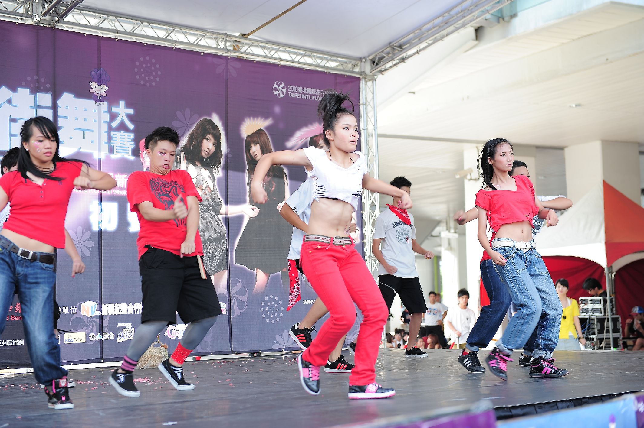 http://i.dcview.tw/gallery/201007/73acae8d93deb6695c578eeac756dc6d.jpg