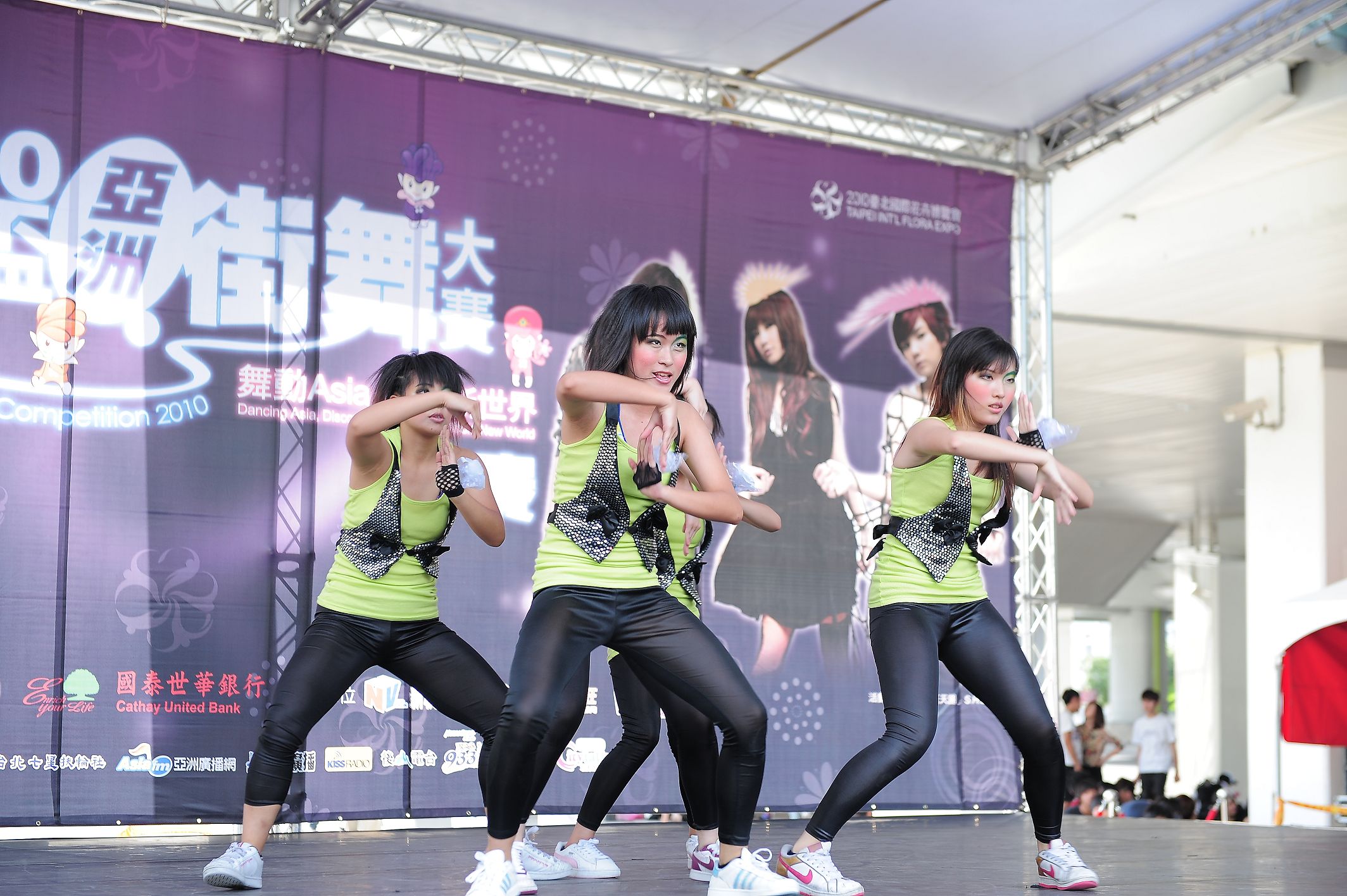 http://i.dcview.tw/gallery/201007/863fd26582f13ad9ce2fc0a9b2263c2e.jpg
