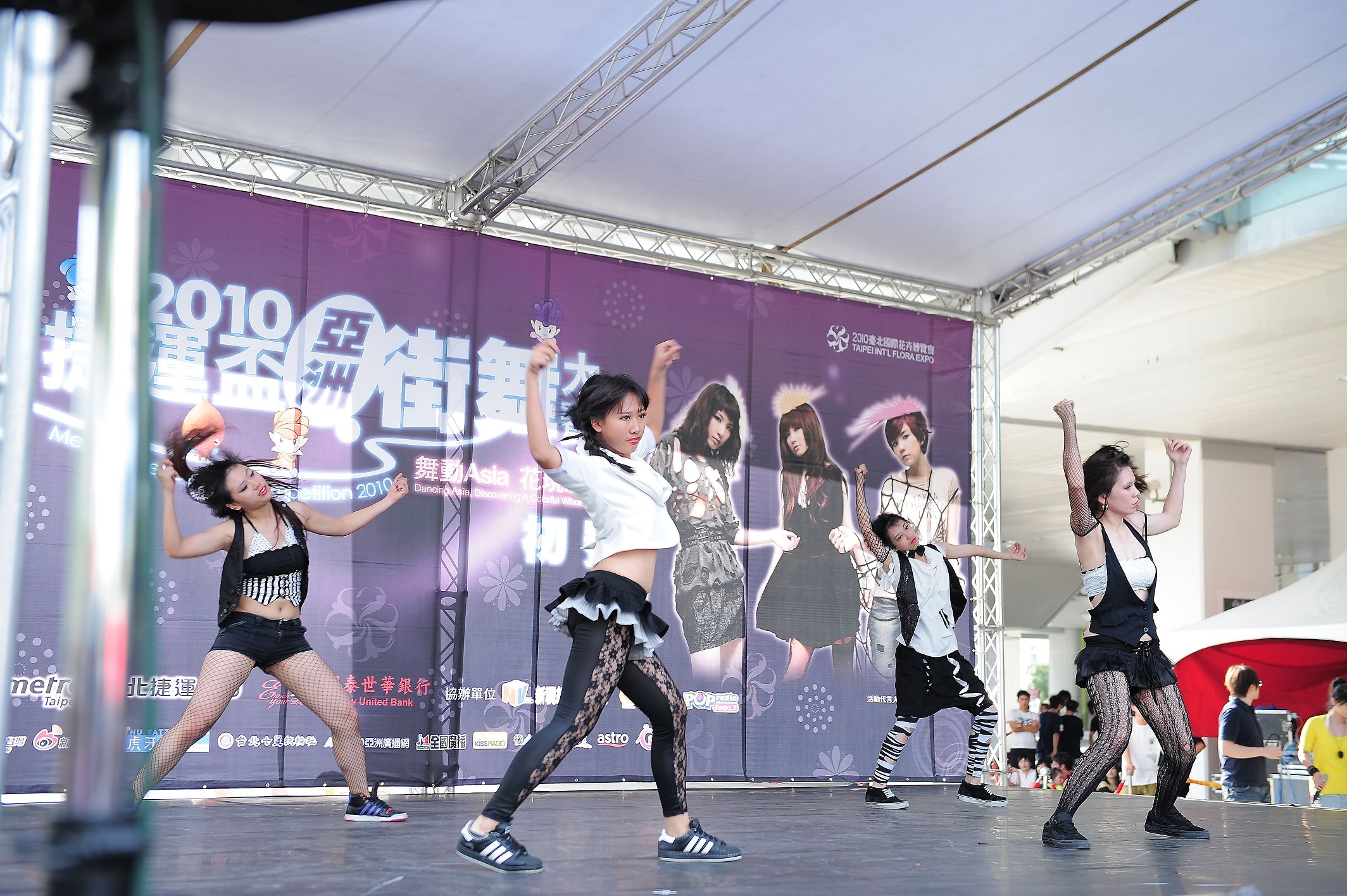 http://i.dcview.tw/gallery/201007/c469976dd93bd0c4d4362b540a8bf09c.jpg