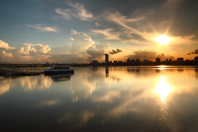 http://i.dcview.tw/gallery/201008/075349ae01da5c1a1b86b82a66af7dd1.jpg