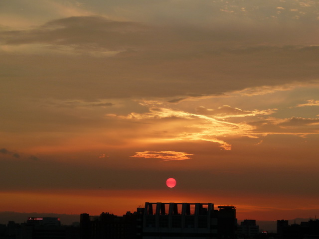 http://i.dcview.tw/gallery/201008/341ab8c721464e4d9fe85b23275d20ca.jpg