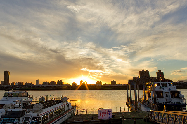 http://i.dcview.tw/gallery/201008/71c8e1cad0303f7c3d27fabeed99d68f.jpg