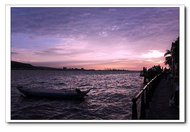 http://i.dcview.tw/gallery/201008/7924cf2f19dca5e9d3b75c49f52d21f2.jpg