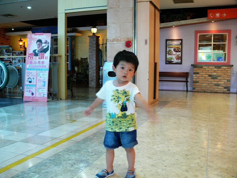 http://i.dcview.tw/gallery/201009/7fb9e301abaf2be42594c9ea13323998.jpg