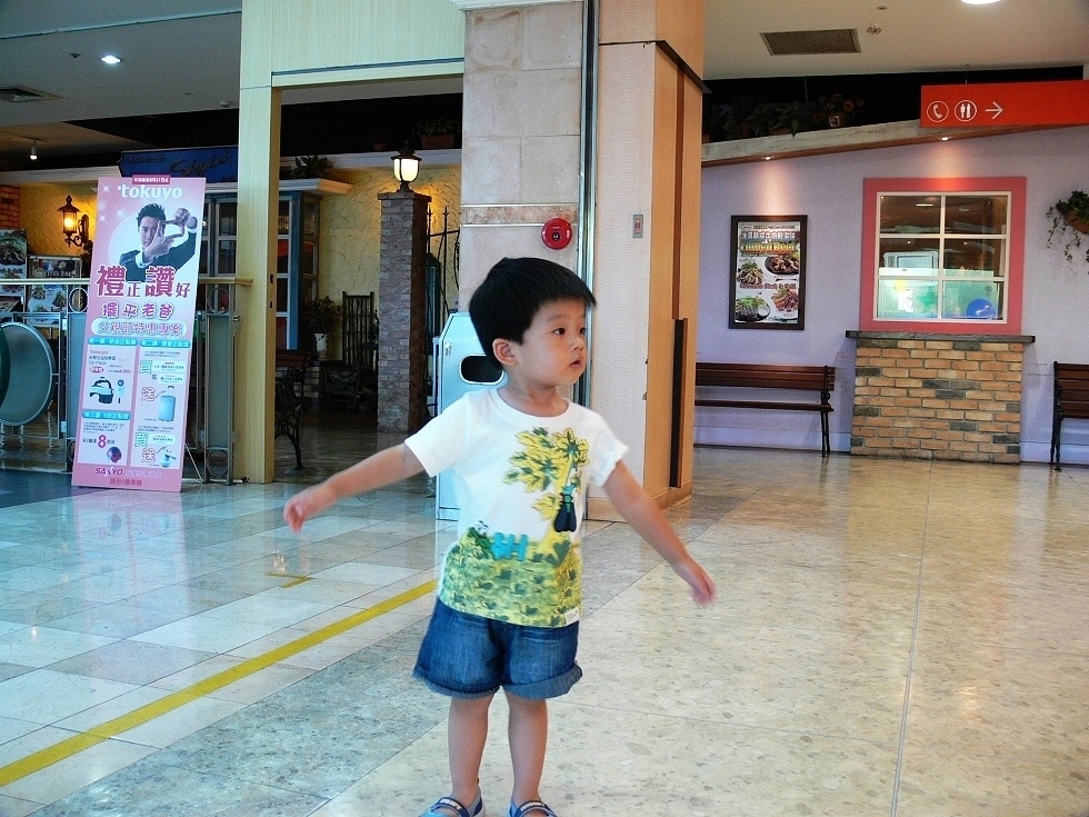 http://i.dcview.tw/gallery/201009/f4a146ed371a580fa026ac31257b9ec2.jpg