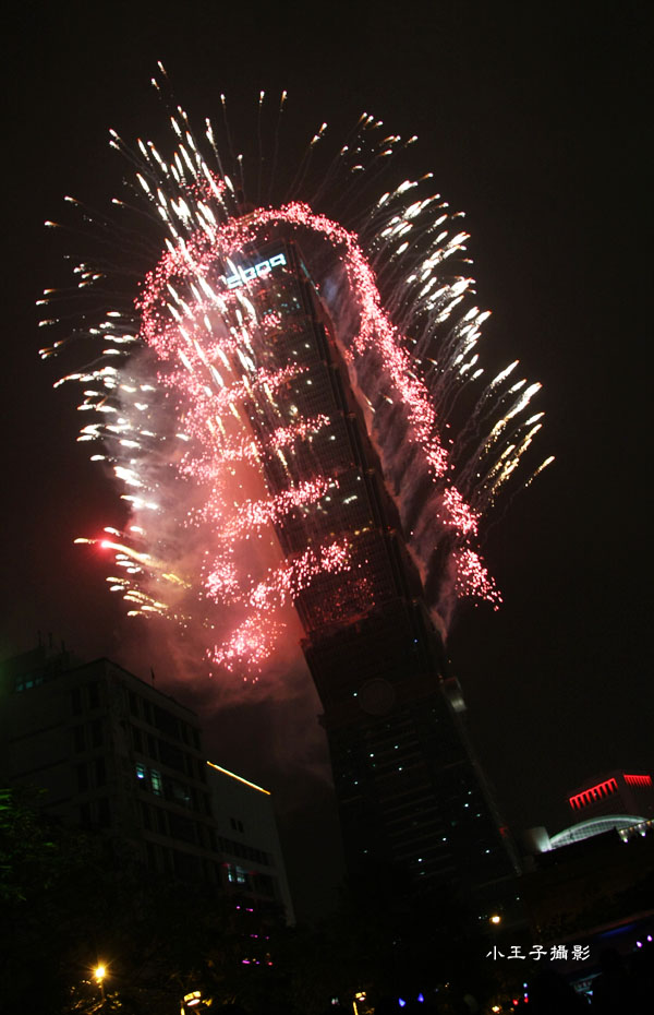 http://i.dcview.tw/gallery/201011/2af49938071c843a236fcf2e3b6b5aeb.jpg