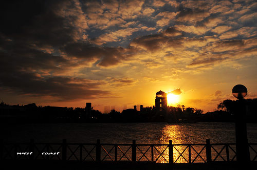 http://i.dcview.tw/gallery/201011/3a84308d2d05ba60a19cff586dfeb754.jpg