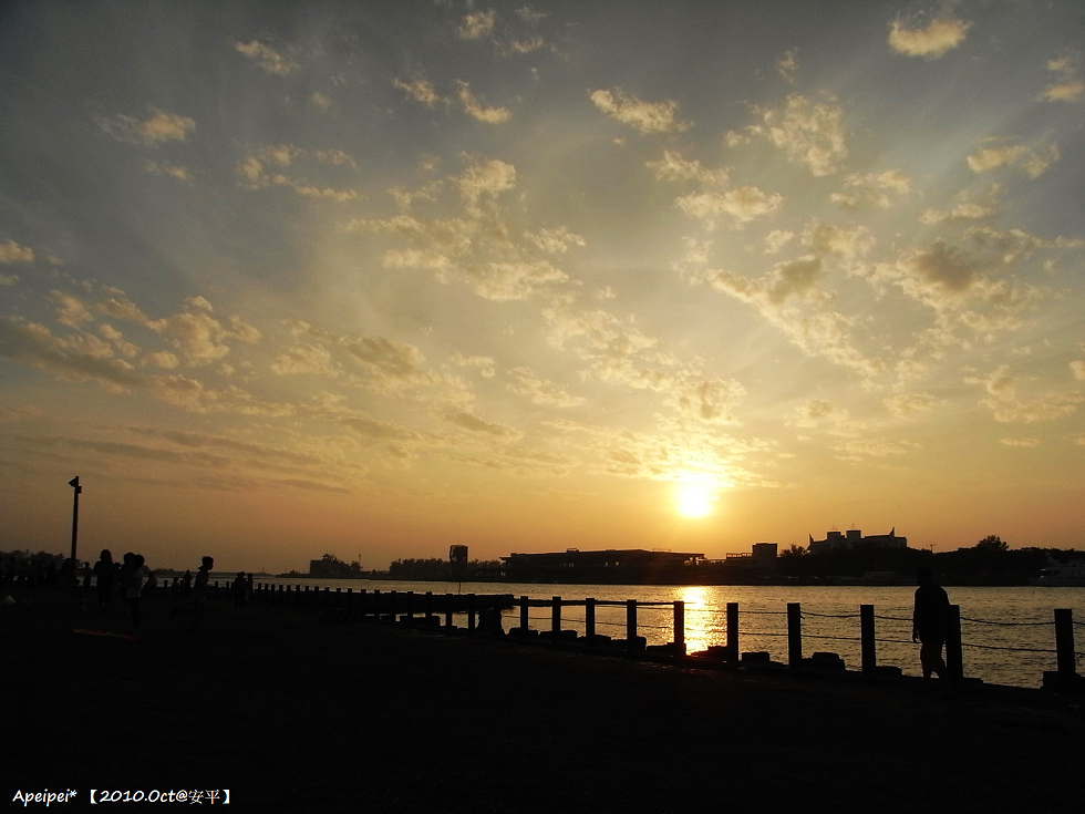 http://i.dcview.tw/gallery/201011/ea51dfb5c026454c006c2f0237f07786.jpg