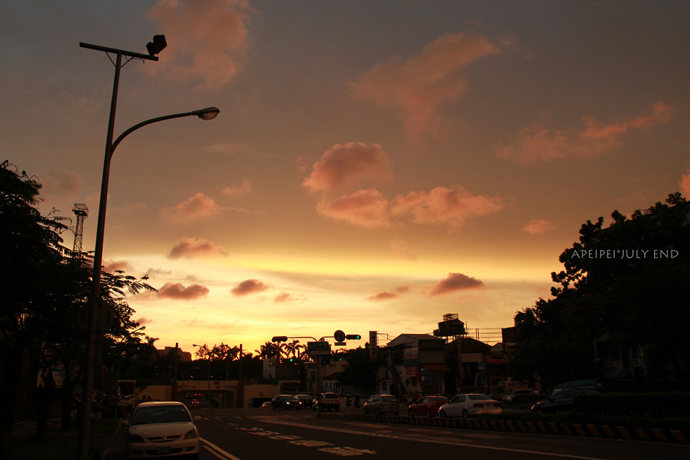 http://i.dcview.tw/gallery/201011/fbb45f885aba735cac5b2810e067f66c.jpg