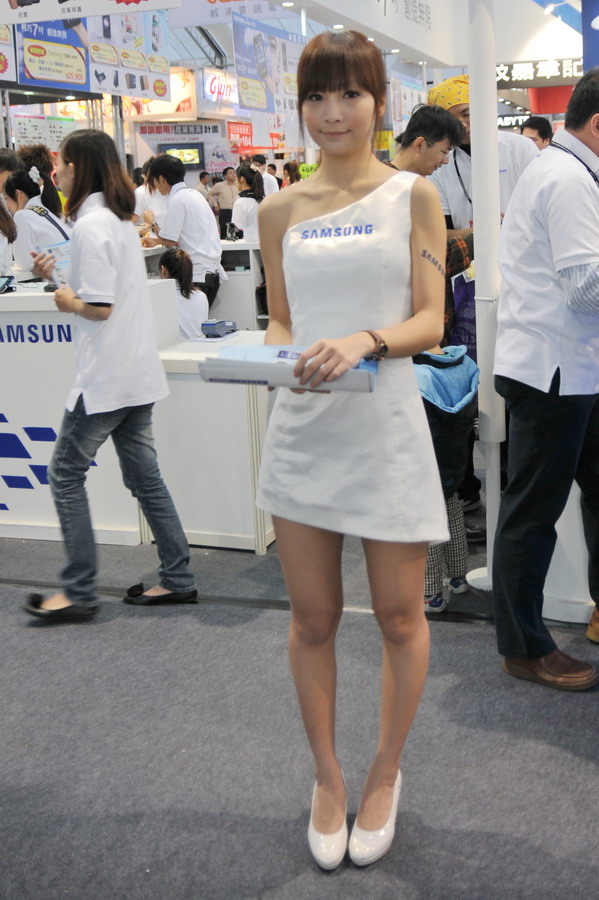 http://i.dcview.tw/gallery/201012/0994f7cc0d44e8a6b1318dc4d6fb8af6.jpg