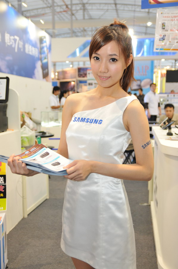 http://i.dcview.tw/gallery/201012/793992b788a51e7ead7defe0f3b4d038.jpg