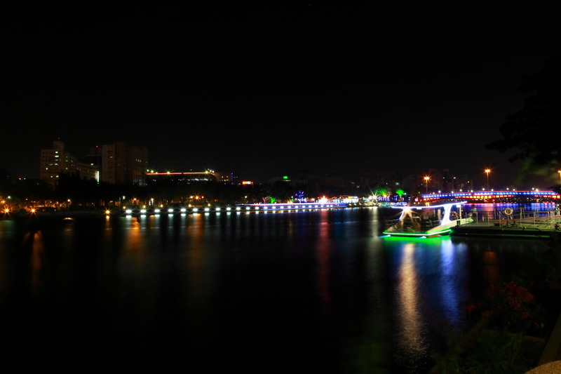 http://i.dcview.tw/gallery/201012/85ee9ecd2e5733aaba56ca2759c32a42.jpg
