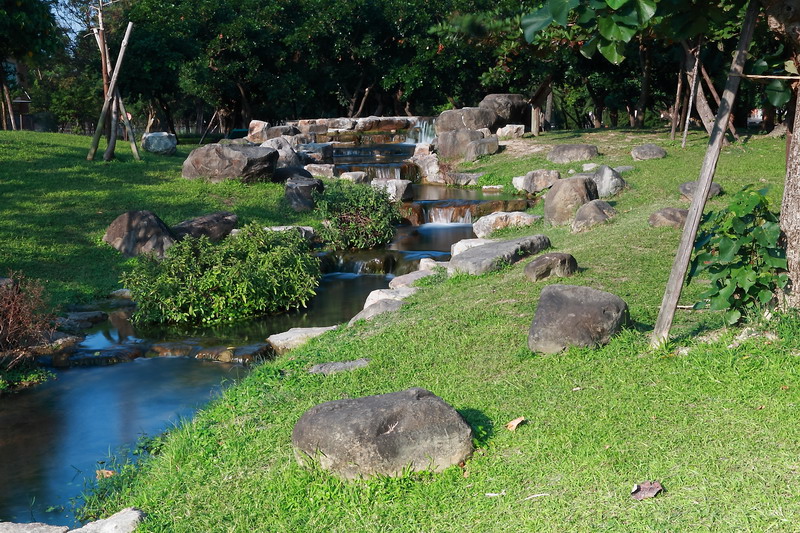 http://i.dcview.tw/gallery/201012/ea8bba34a3ba36da184c1eaa64d004bb.jpg