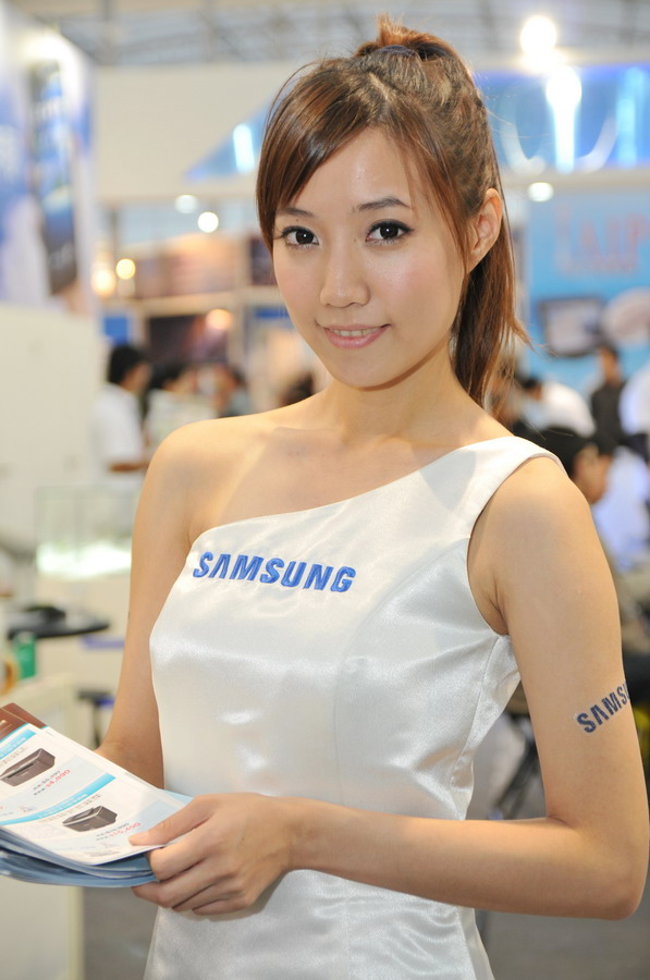 http://i.dcview.tw/gallery/201012/fb1204a91105349bee302556098fe33d.jpg