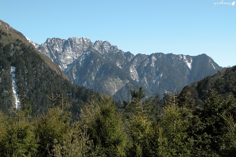 http://i.dcview.tw/gallery/201101/4d4838ada6c77110c89b0045677d2d08.jpg