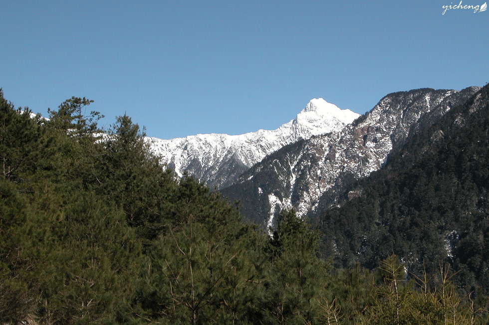 http://i.dcview.tw/gallery/201101/61faf04512c7aa5be5a56d8e5b584ec5.jpg