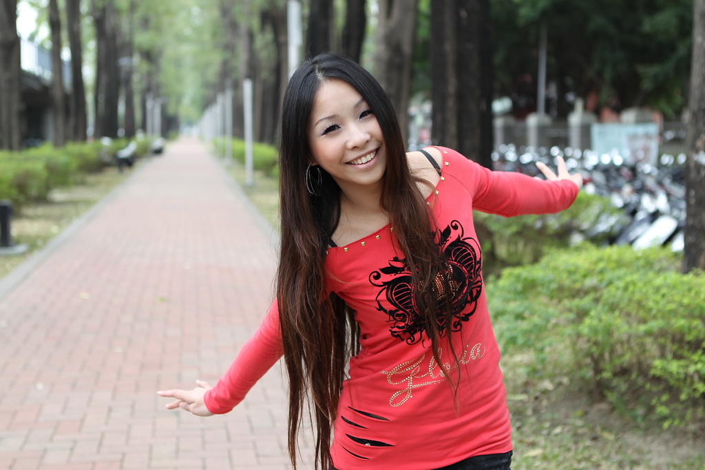 http://i.dcview.tw/gallery/201101/ee8ed19b0fd90f2bbceebc3bfba4ffdd.jpg