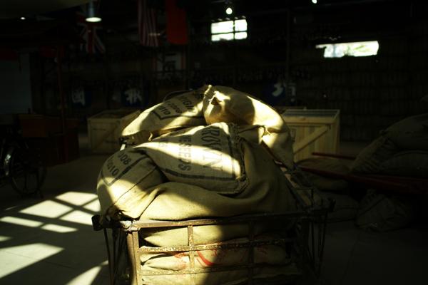 http://i.dcview.tw/gallery/201102/2b1286e403f23afa9a4907cc50ac4750.jpg