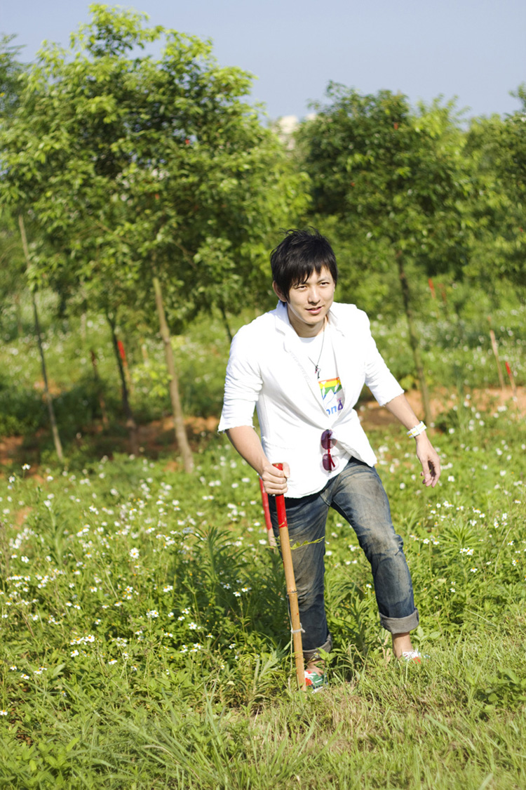 http://i.dcview.tw/gallery/201105/f5559afbdd7a04115f6d2651b95aa071.jpg