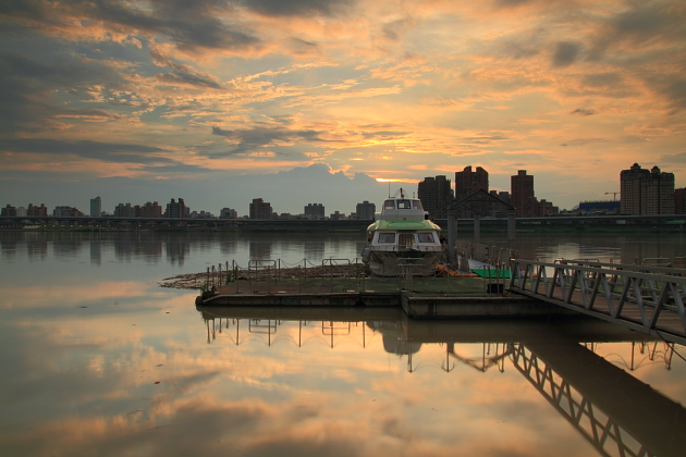 http://i.dcview.tw/gallery/201106/407fe706b2d55866de6c35e935a1e06c.jpg