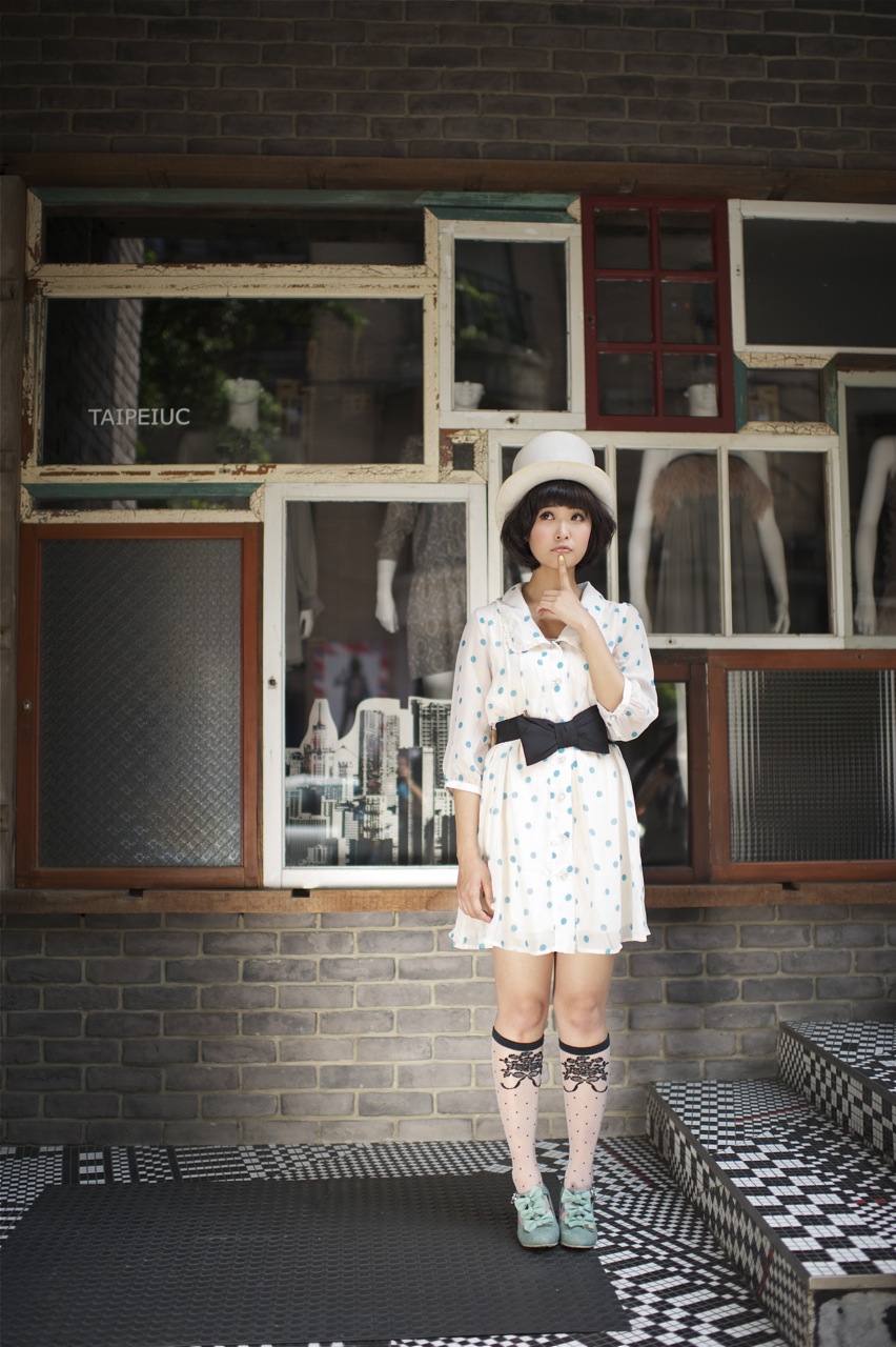 http://i.dcview.tw/gallery/201106/64909cf98c7bb10b69505eb5ed0a7ff3.jpg