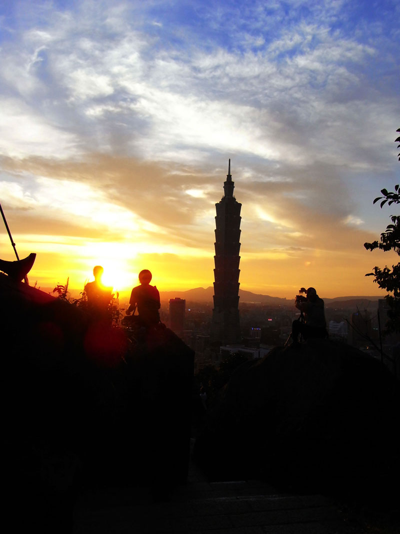 http://i.dcview.tw/gallery/201106/aa157e93f4c2ab247dd05f0c944c33c5.jpg