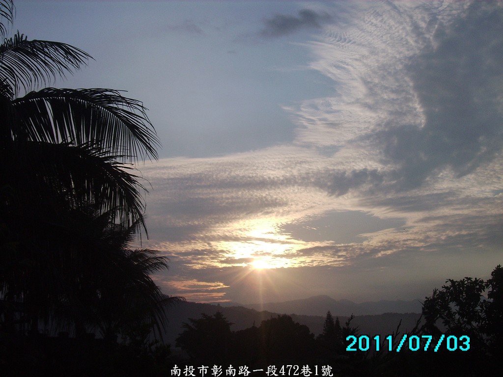 http://i.dcview.tw/gallery/201107/156bf292e4f5587700710a67709f45a1.jpg