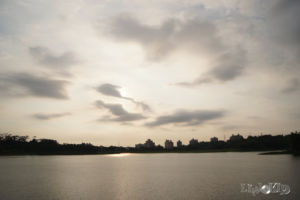 http://i.dcview.tw/gallery/201107/23f03bc497c29e41ce7d94aeb2cdcb7b.jpg