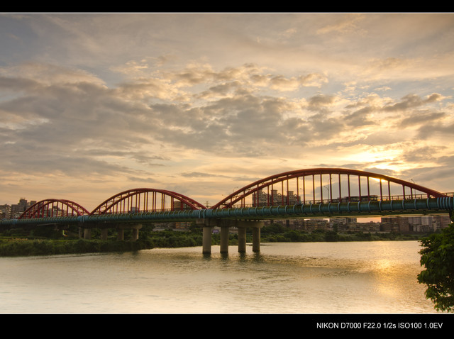 http://i.dcview.tw/gallery/201107/31e1ab0f81d597c6c7e2fd5cb4acab1f.jpg