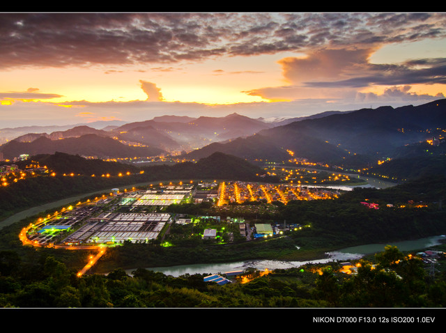 http://i.dcview.tw/gallery/201107/37d2eb4f9c1f8db496ef0fbff10a0d50.jpg