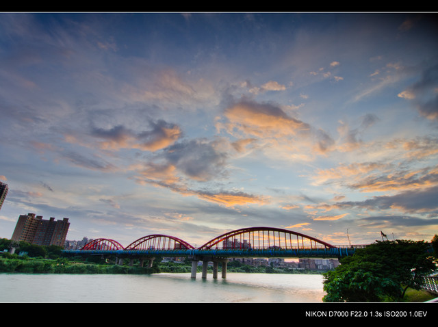 http://i.dcview.tw/gallery/201107/5ff5d3184ac5904b1f416e0f4b6a4ff7.jpg