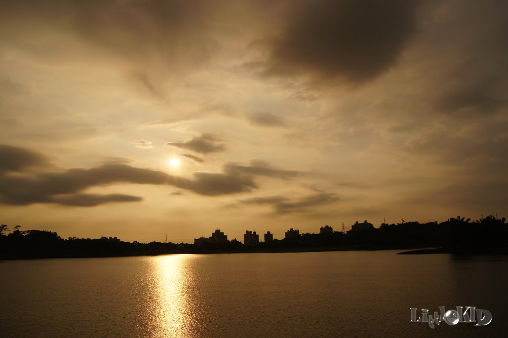 http://i.dcview.tw/gallery/201107/87920c1d1ae67782c587fabc64c64f43.jpg