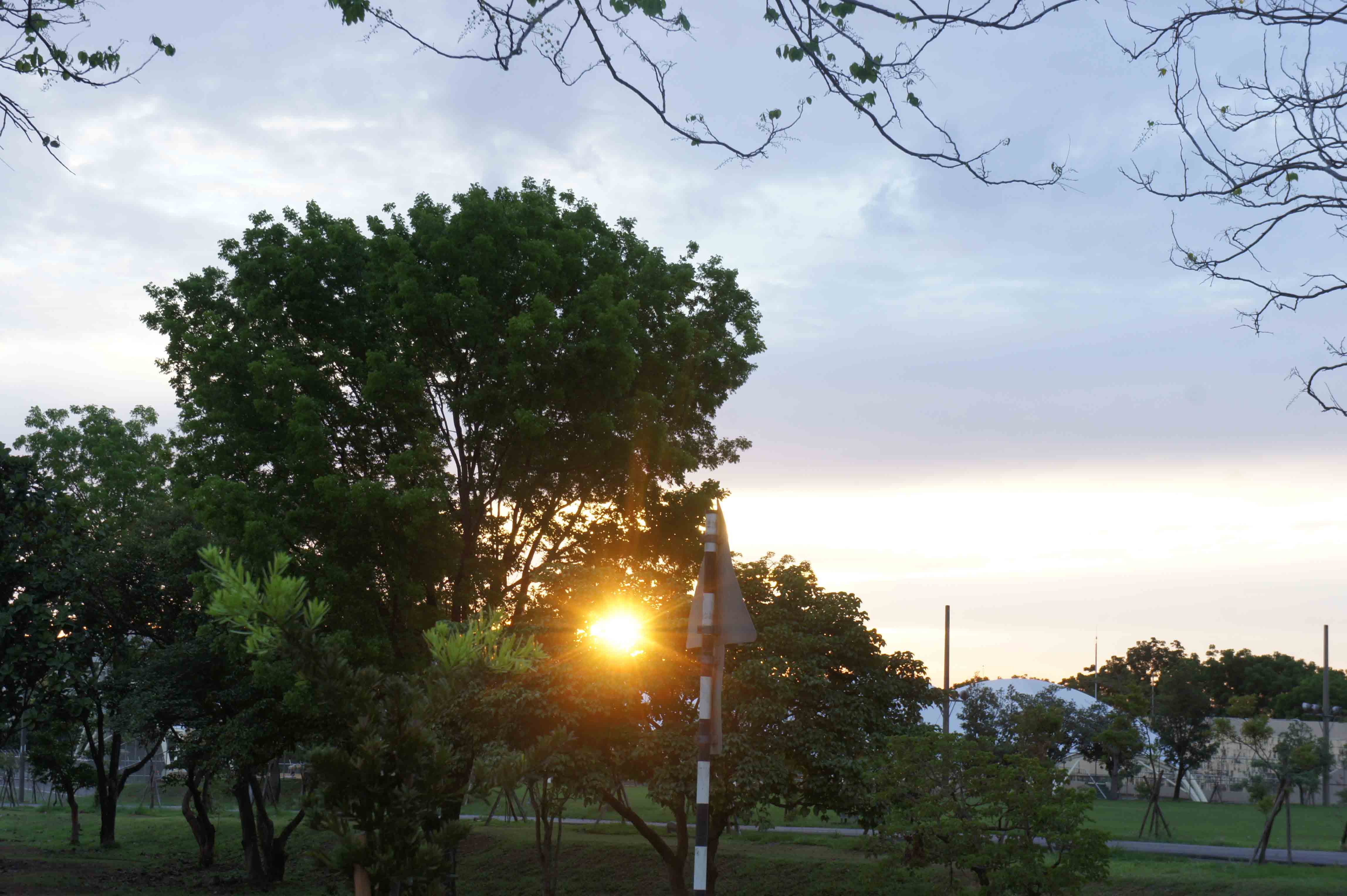 http://i.dcview.tw/gallery/201107/a3069596d4071f54a81261ba5fad1e43.jpg