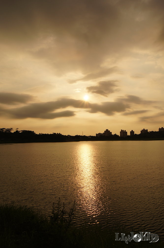 http://i.dcview.tw/gallery/201107/d8cdb2c9339aaaed7bb12eef941095e7.jpg