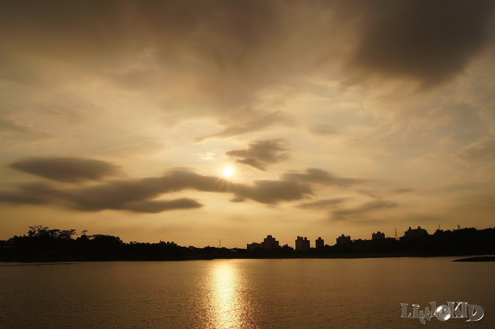 http://i.dcview.tw/gallery/201107/ed319f9022e27b009b626a47e7c2f90c.jpg