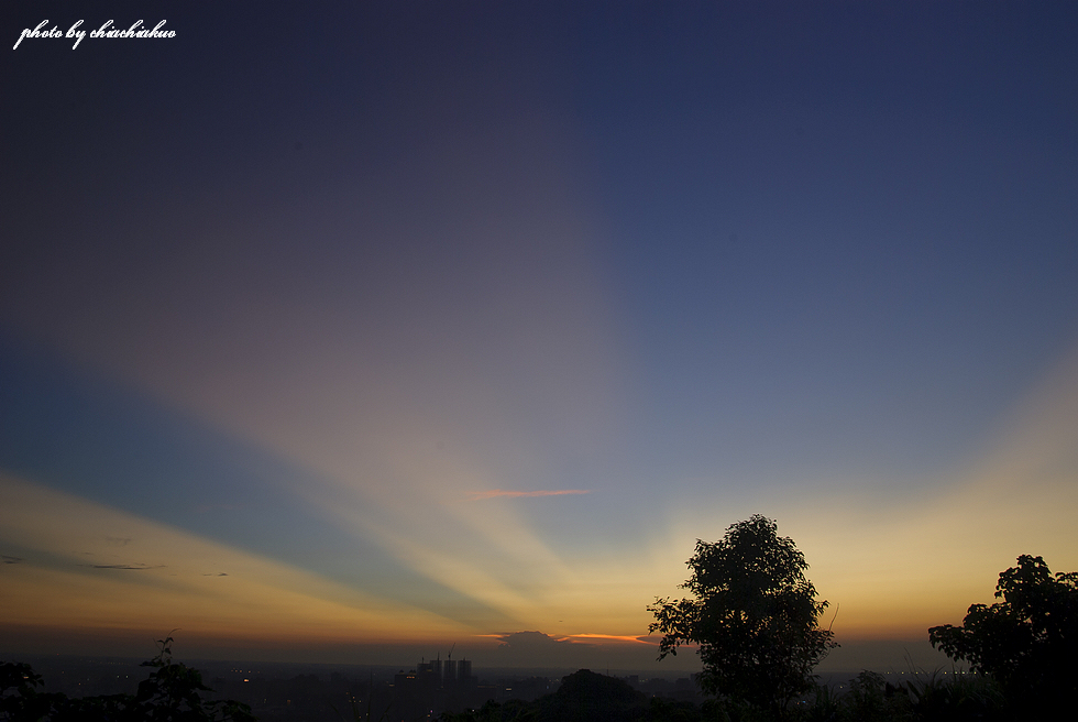 http://i.dcview.tw/gallery/201108/0c553354c4d69526ea3bfeae412eddad.jpg