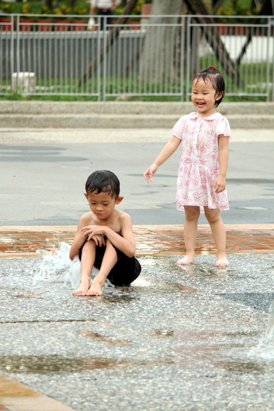 http://i.dcview.tw/gallery/201108/2aafb3405d06ec25e66efc8dbd48672f.jpg