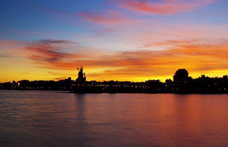 http://i.dcview.tw/gallery/201108/54e0773d37d5a2d72225f1c457893e57.jpg