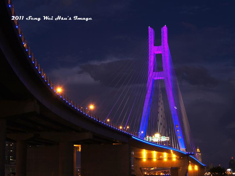 http://i.dcview.tw/gallery/201108/eb88f696f722426f847901e3611d42fa.jpg