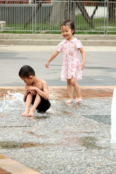 http://i.dcview.tw/gallery/201108/eceb68cb4fcb2f716de1d0b715dd23e9.jpg