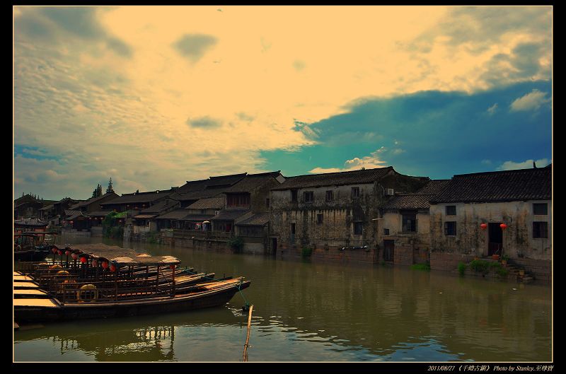 http://i.dcview.tw/gallery/201109/68dbc38a6bea7c402a0b64d5c82820e9.jpg