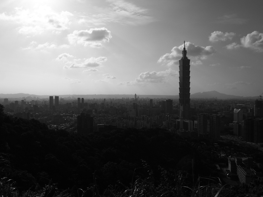 http://i.dcview.tw/gallery/201109/b3ab32e9c9c060cc797f1dd98717319d.jpg