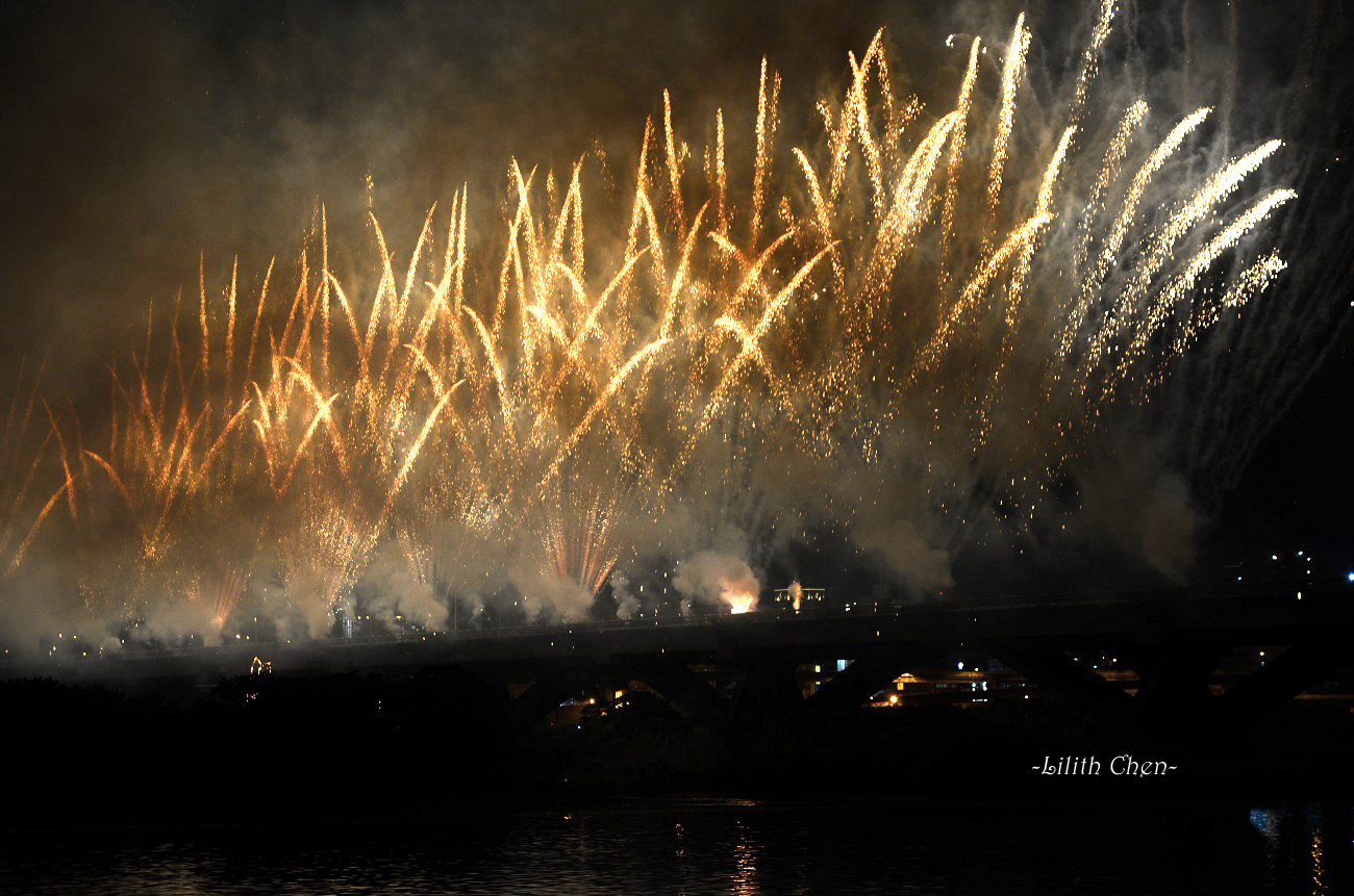 http://i.dcview.tw/gallery/201110/1bb177ff11cd4b067d8620934a37fe1f.jpg