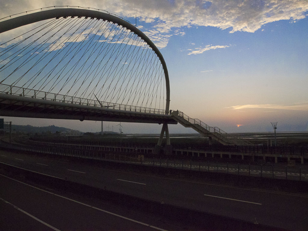 http://i.dcview.tw/gallery/201110/298737f7900819925a6fc1d2c7e6ea2a.jpg