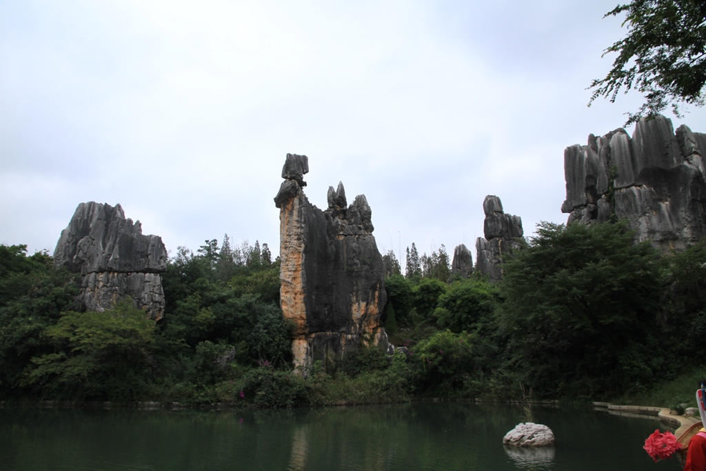 http://i.dcview.tw/gallery/201110/40151faf836460f93e2e4d5f055614dd.jpg