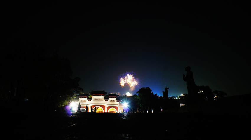 http://i.dcview.tw/gallery/201110/5f0c632b4b1c563af02a8fc0dceb9bfa.jpg