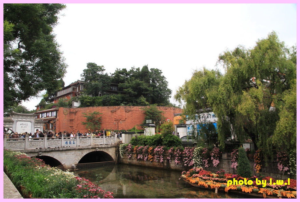 http://i.dcview.tw/gallery/201110/804f5832ca4519b1e02432d7a8e2e017.jpg