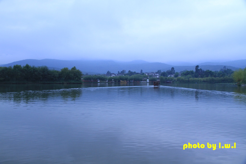 http://i.dcview.tw/gallery/201110/a73610d413180b5a5807b79fa321c94d.jpg
