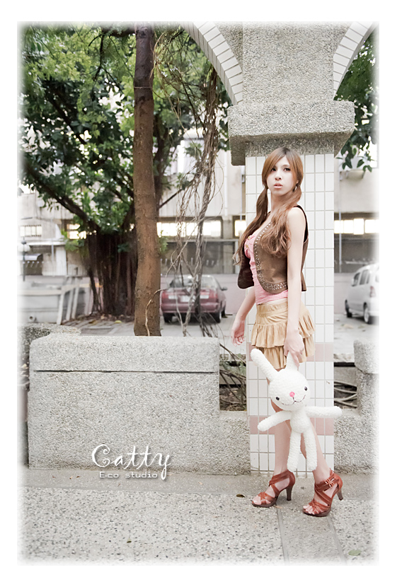 http://i.dcview.tw/gallery/201110/ac9e5c5673df90d41ae982b66eb59568.jpg