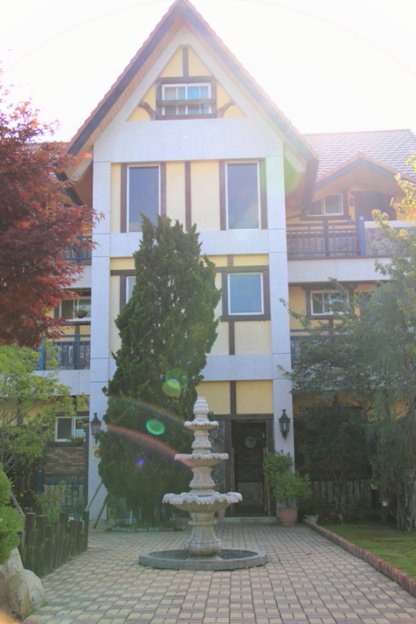 http://i.dcview.tw/gallery/201110/d596359e2a744e5c36b02c5d222be8cd.jpg